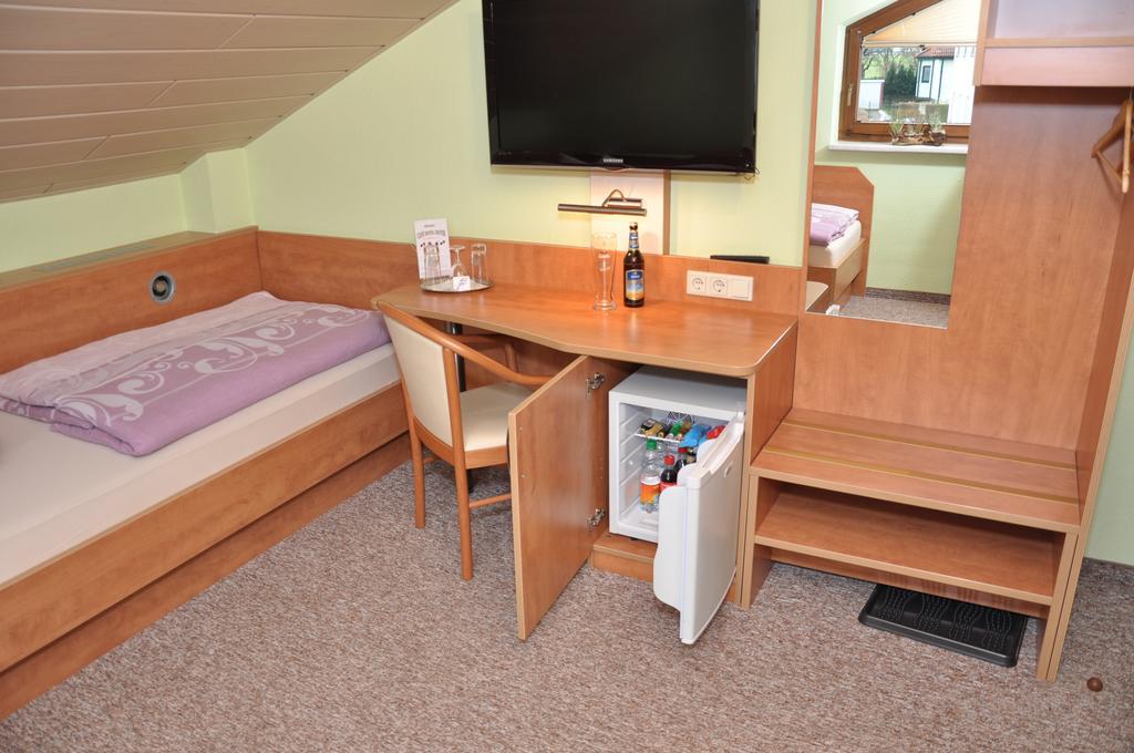 Cafe Hoyer Pension und Appartements Rödigsdorf Extérieur photo
