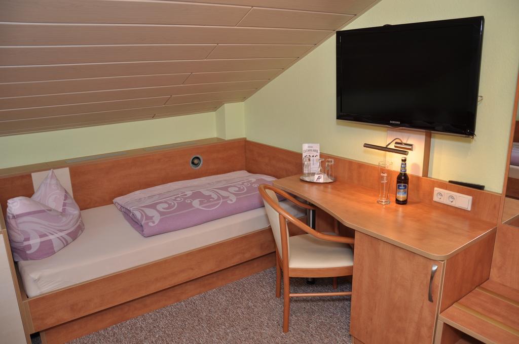 Cafe Hoyer Pension und Appartements Rödigsdorf Extérieur photo