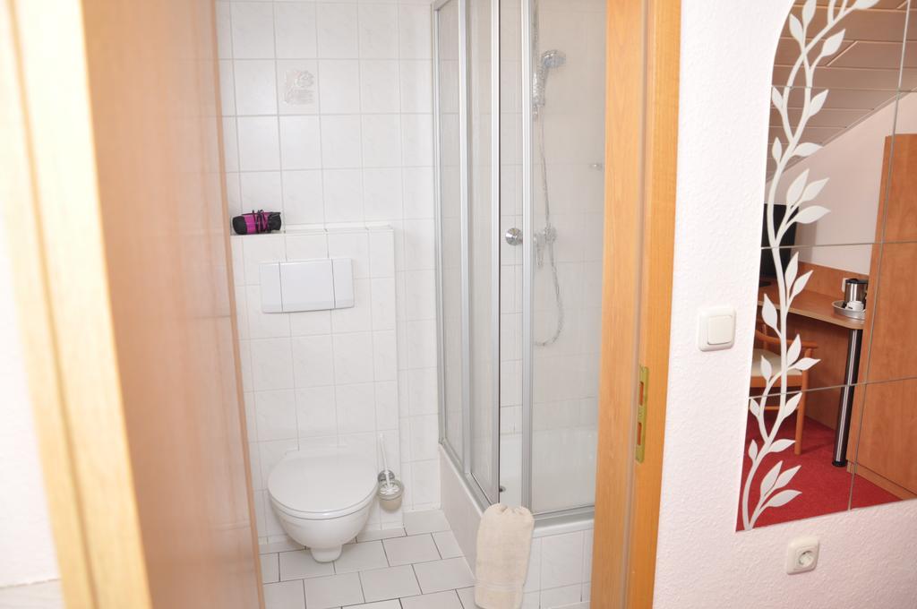 Cafe Hoyer Pension und Appartements Rödigsdorf Extérieur photo