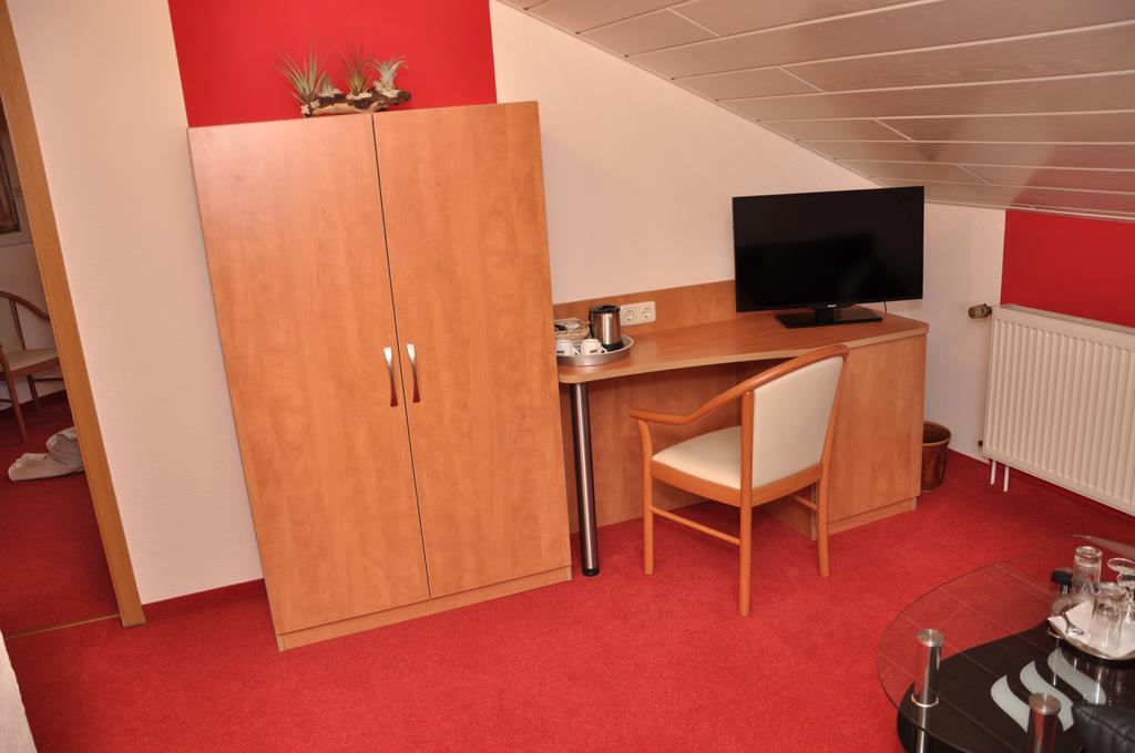 Cafe Hoyer Pension und Appartements Rödigsdorf Extérieur photo