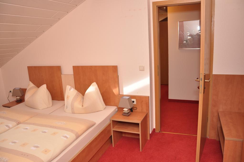 Cafe Hoyer Pension und Appartements Rödigsdorf Chambre photo