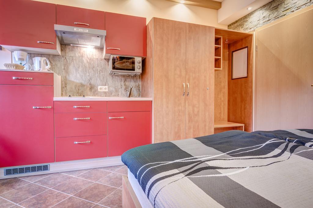 Cafe Hoyer Pension und Appartements Rödigsdorf Extérieur photo