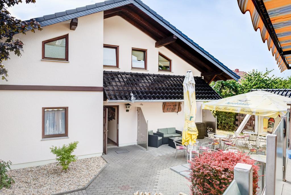 Cafe Hoyer Pension und Appartements Rödigsdorf Extérieur photo