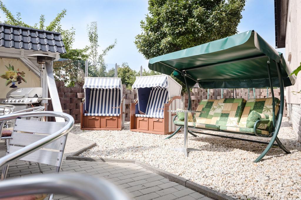 Cafe Hoyer Pension und Appartements Rödigsdorf Extérieur photo