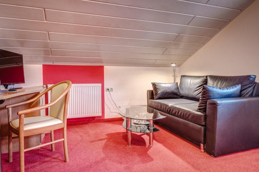 Cafe Hoyer Pension und Appartements Rödigsdorf Extérieur photo